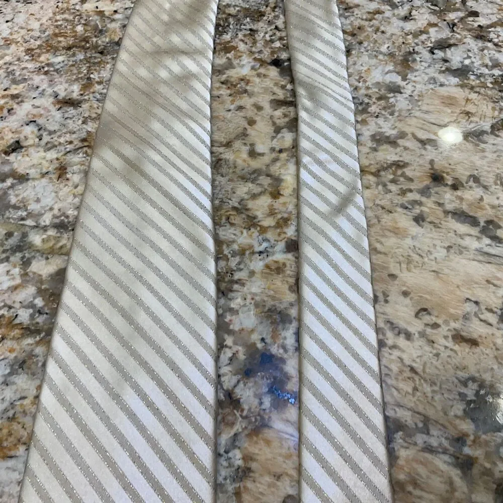 Stafford Signature Men's Long 61” Neck Tie gold sparkle 97% Silk Holiday tie